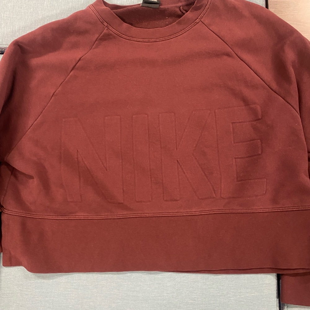 Nike Women's Crew Neck Sweater - Maroon